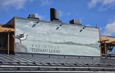 Ravintola Teivaan Lokin julkisivumaalaus Lahdessa