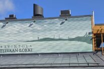 Yritysmuraali Teivaan Lokki Ravintola Teivaan Lokin käsinmaalattu julkisivumuraali Lahdessa